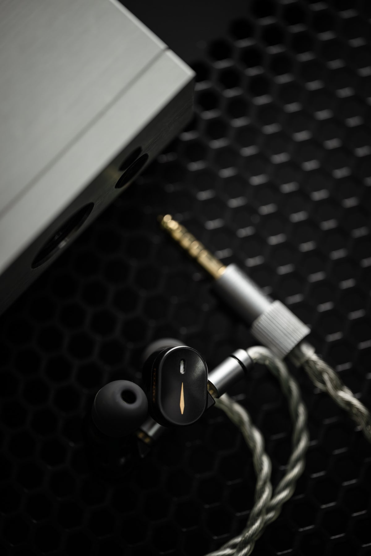Moondrop CHU III 3 Aluminum Alloy IEM Dynamic Driver Detachable Cable Earphones In-Ear Monitors