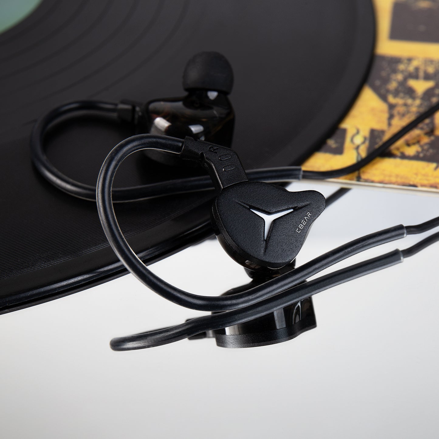 KBEAR Venus CG01 RGB USB Type C IEM LED Lighting Dynamic Driver Bass Gaming Earphones with Mic